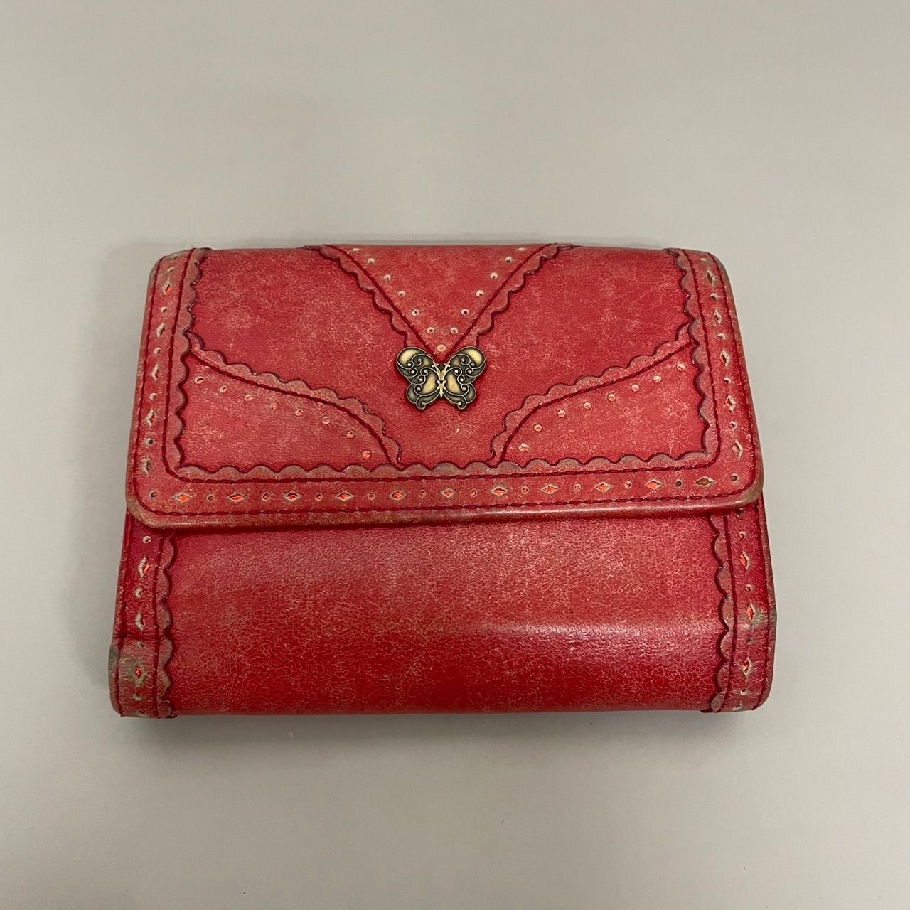 良品 ANNA SUI アナスイ 二つ折り財布 がま口 フラップ 蝶 レザー 赤