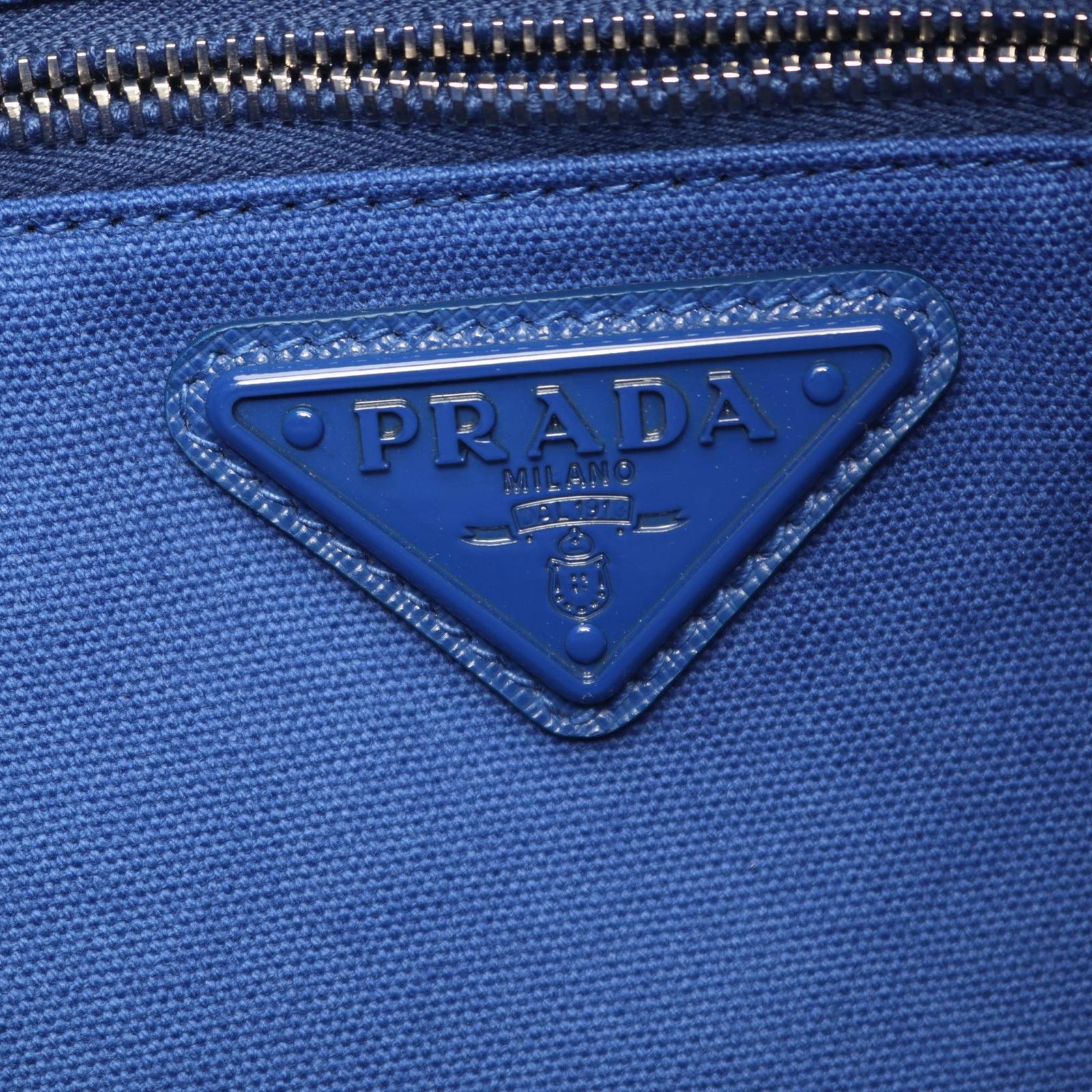 PRADA キャンバストートバッグ　2VY005 エンボス　ホーボー プラダ PRADA トートバッグ CANAPA 2VY005 ブルー キャンバス エンボス