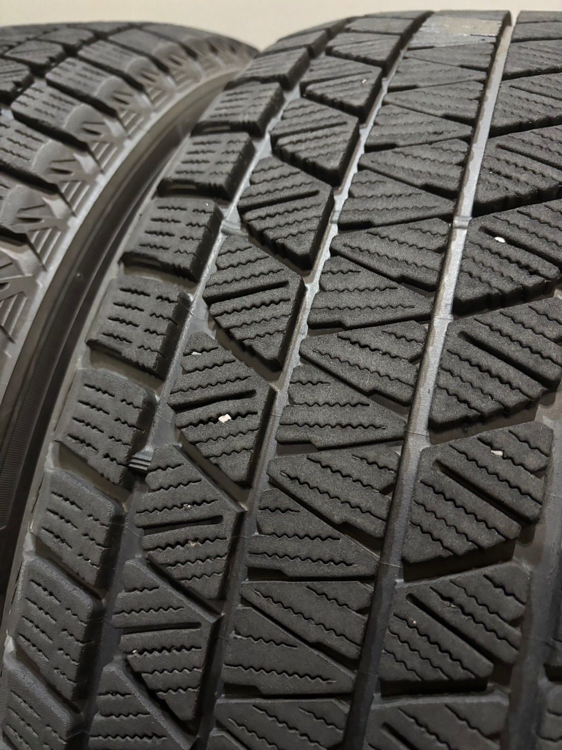 ☆235/55R20 BRIDGESTONE/DM-V3 22年製 スタッドレス 4本 ☆235/55R20 BRIDGESTONE/DM-V3 22年製 スタッドレス 4本