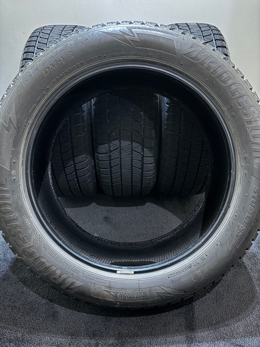 ☆235/55R20 BRIDGESTONE/DM-V3 22年製 スタッドレス 4本 ☆235/55R20 BRIDGESTONE/DM-V3 22年製 スタッドレス 4本