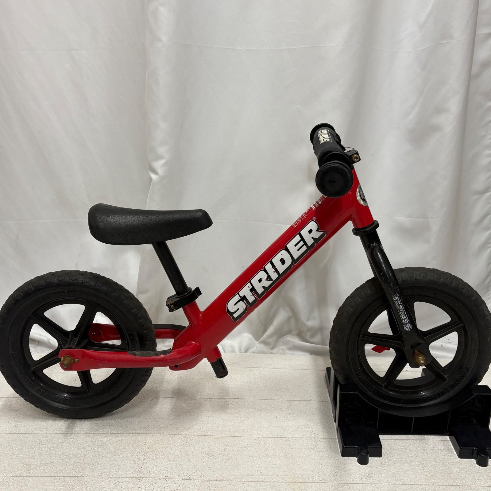 ストライダー クラシックモデル レッド 正規品 赤 キックバイク - メルカリ