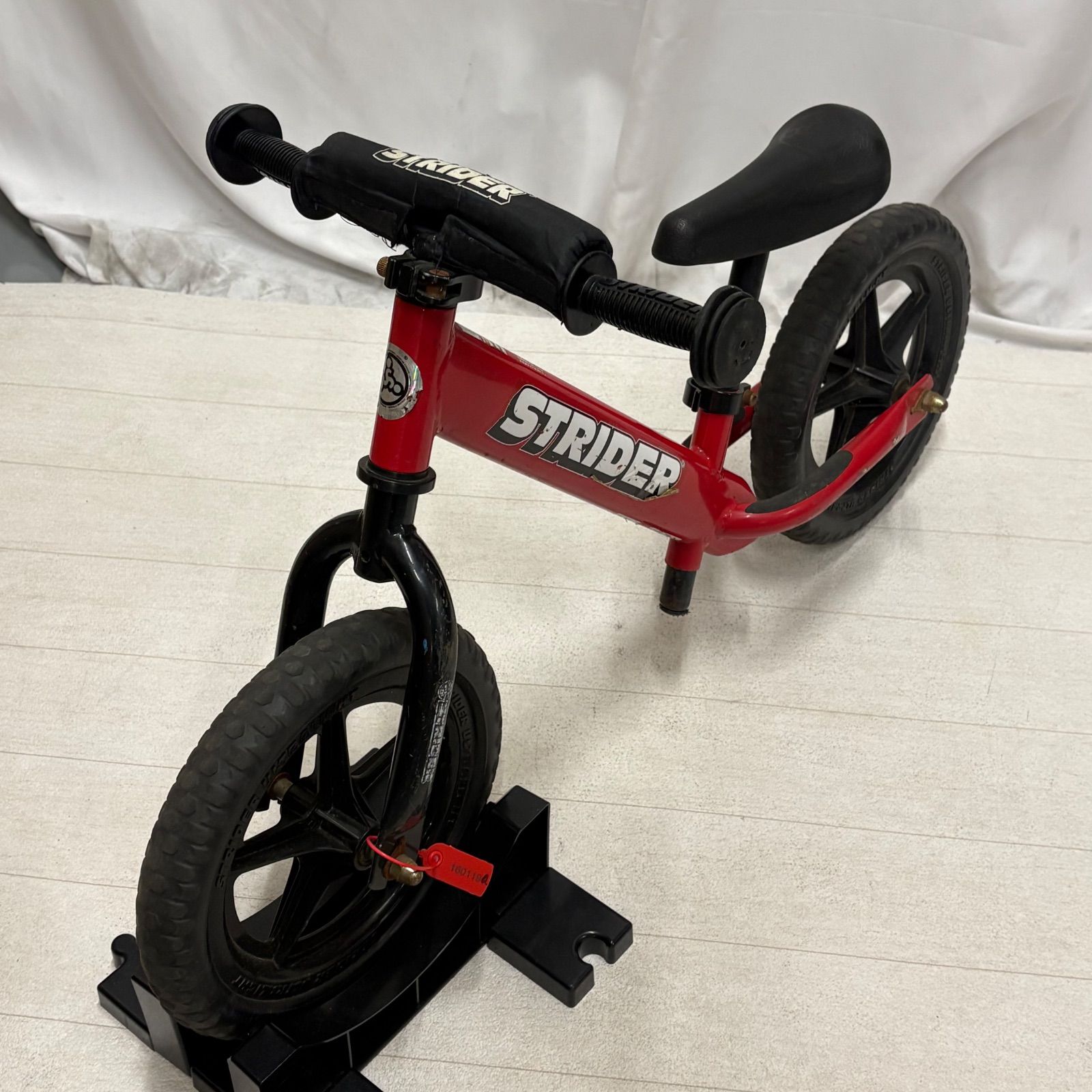 ストライダー クラシックモデル レッド 正規品 赤 キックバイク - メルカリ