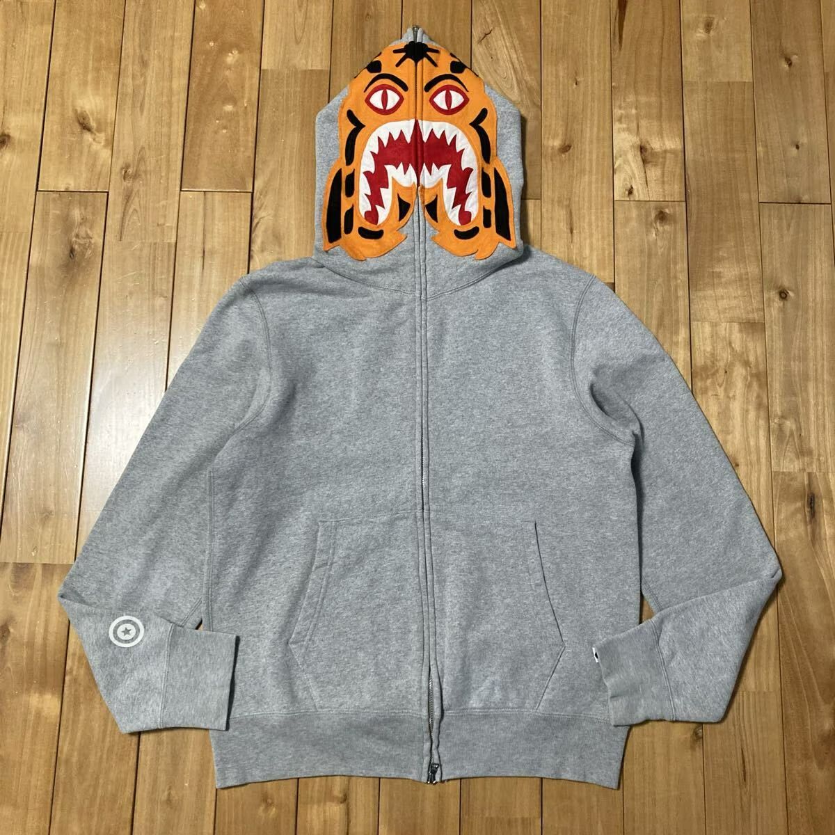 A BAPE グレー パーカー BATHING APE グレー パーカー アベイシングエイプ