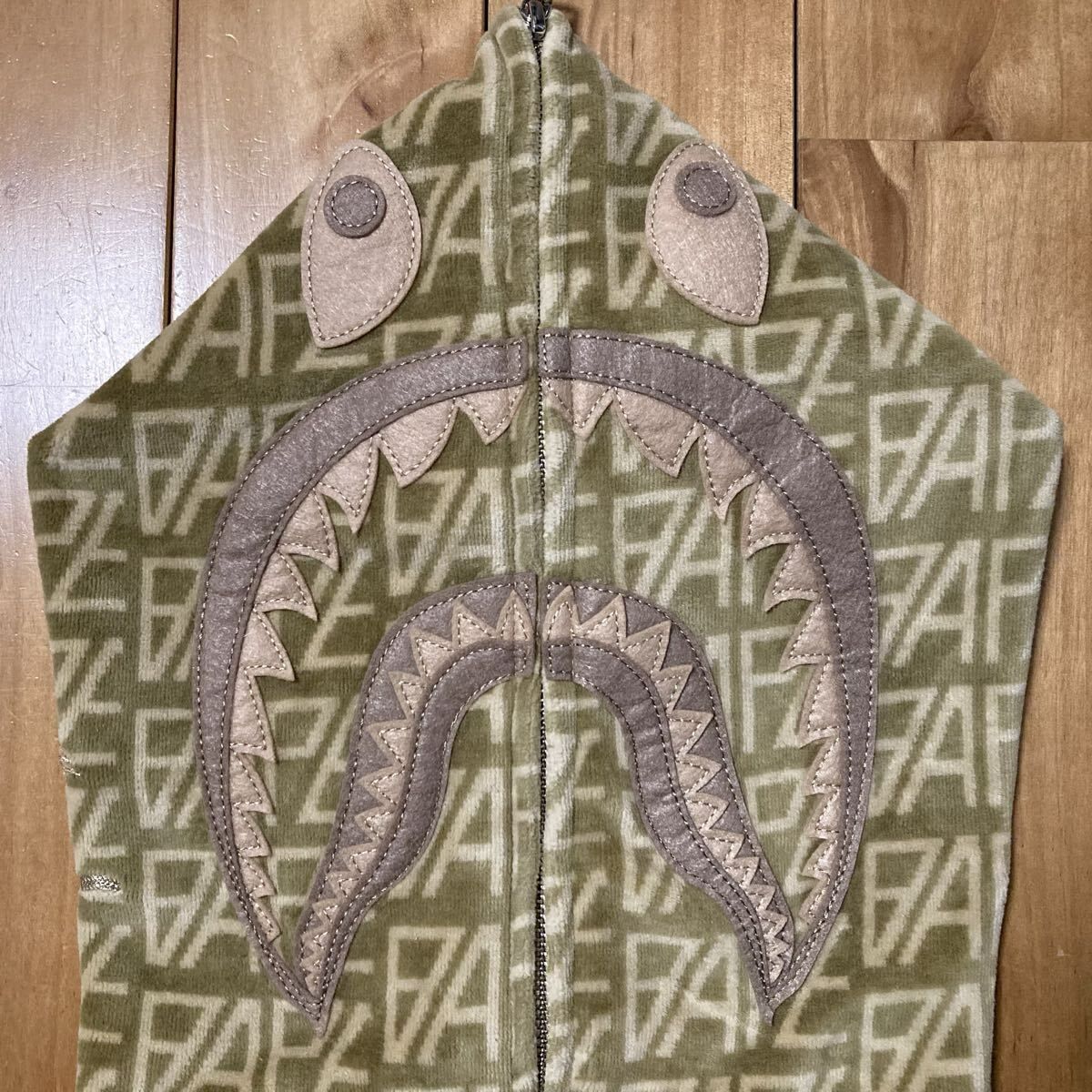 BAPE Logo Monogram Velour Shark Full Zip Hoodie Sサイズ ベージュ a