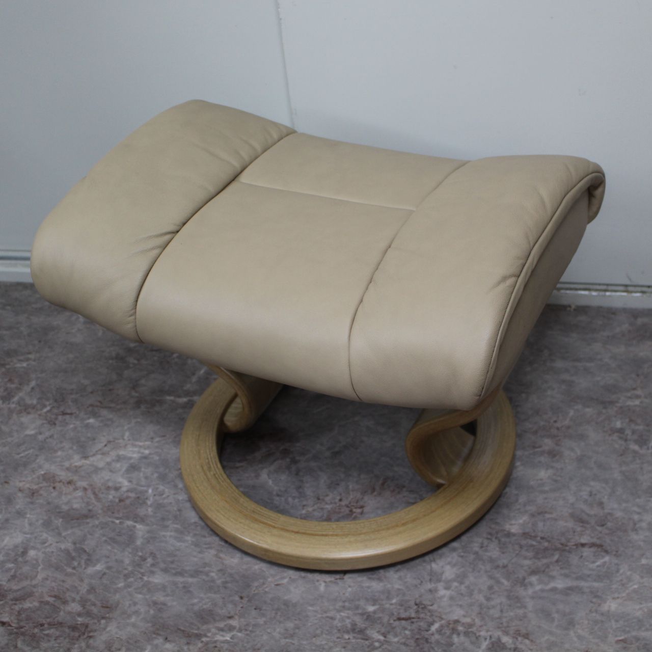 641)【未使用/2018年製】Ekornes エコーネス Reno レノ Mサイズ 
