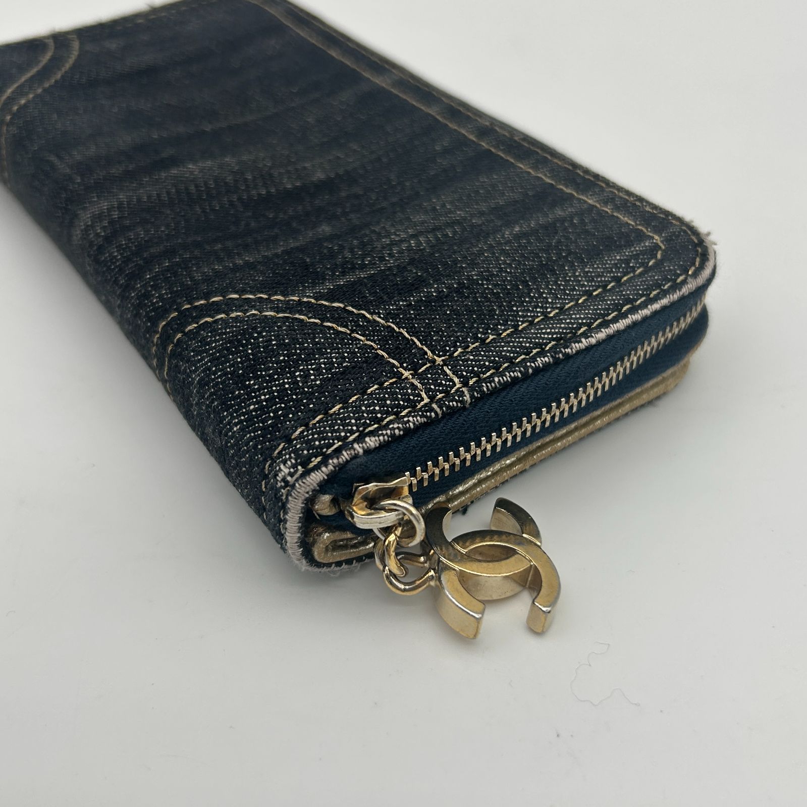 CHANEL シャネル スパークリングデニム ラウンドファスナー長財布 ココ 