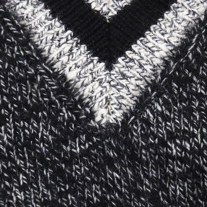 CHANEL シャネル ヴィンテージ セーター 96A P08166 COCOマーク インターシャ カシミヤ100% ニット ミドルゲージ メランジ トラッド Vネック プルオーバー ロングスリーブ 長袖 レディース サイズ 40 ブラック グレー 黒 灰 イギリス製 カール・ラガーフェルド期 CHANEL シャネル ヴィンテージ セーター 96A P08166 COCOマーク