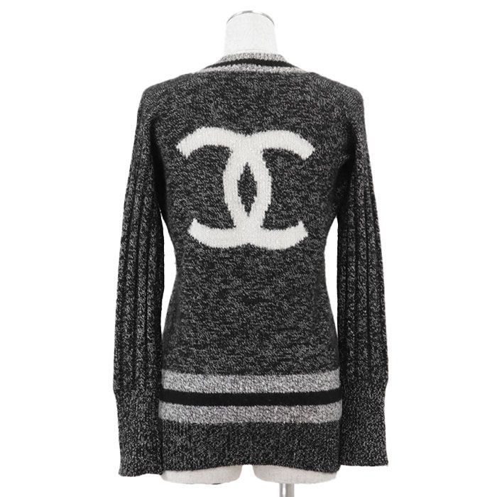 CHANEL シャネル ヴィンテージ セーター 96A P08166 COCOマーク インターシャ カシミヤ100% ニット ミドルゲージ メランジ トラッド Vネック プルオーバー ロングスリーブ 長袖 レディース サイズ 40 ブラック グレー 黒 灰 イギリス製 カール・ラガーフェルド期 CHANEL シャネル ヴィンテージ セーター 96A P08166 COCOマーク