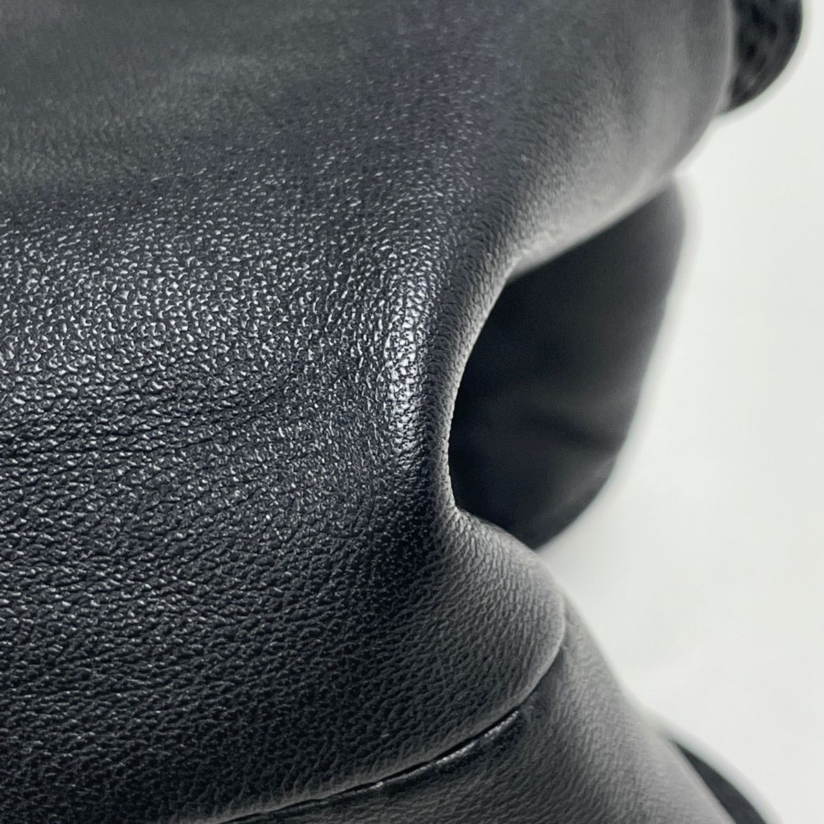ロエベ LOEWE ナッパアイレ アナグラム ハンドバッグ レザー ブラック 