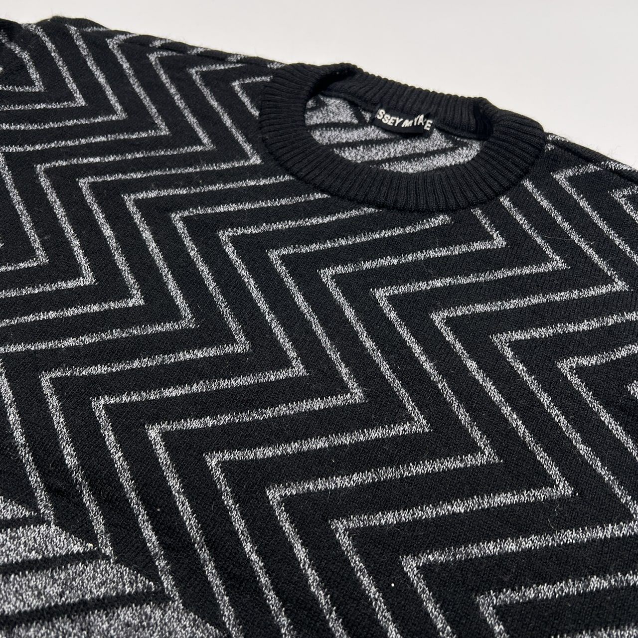 ISSEY MIYAKE イッセイミヤケ デザイン ウールニットセーター サイズ M 