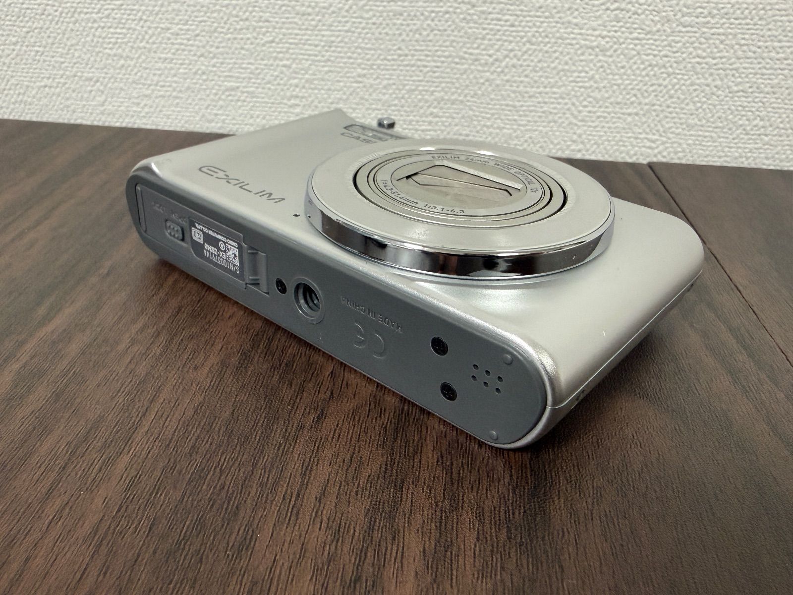 極美品】CASIO EXILIM EX-ZS240 シルバー コンデジ - メルカリ