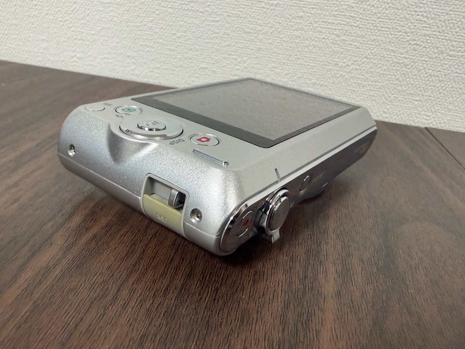 極美品】CASIO EXILIM EX-ZS240 シルバー コンデジ - メルカリ