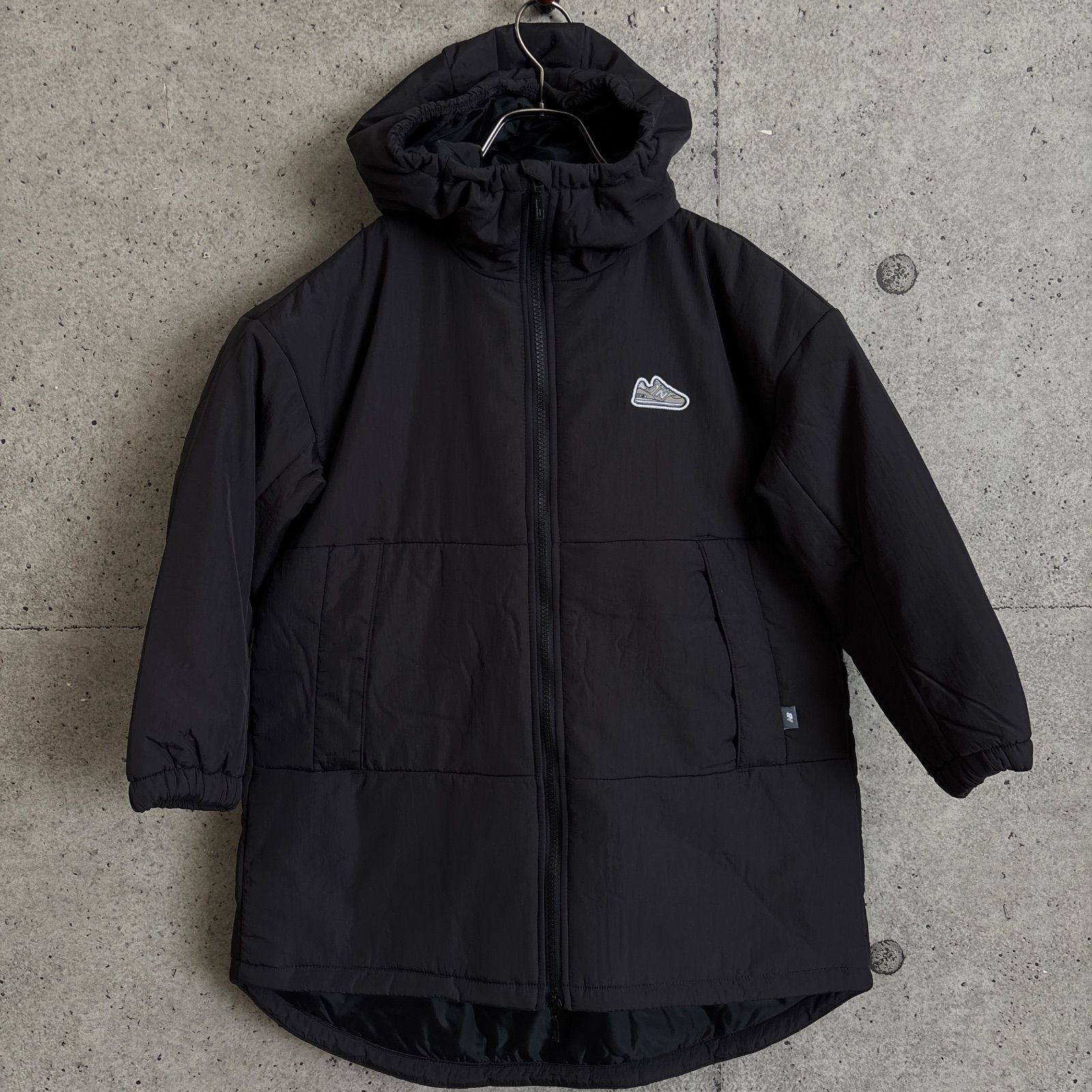 新品 未使用】newbalance ニューバランス ジュニア ハーフコート 中綿