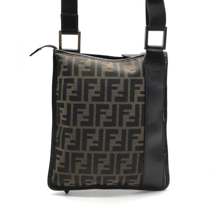 美品 FENDI フェンディ ズッカ ショルダー バッグ 斜め掛け レザー 