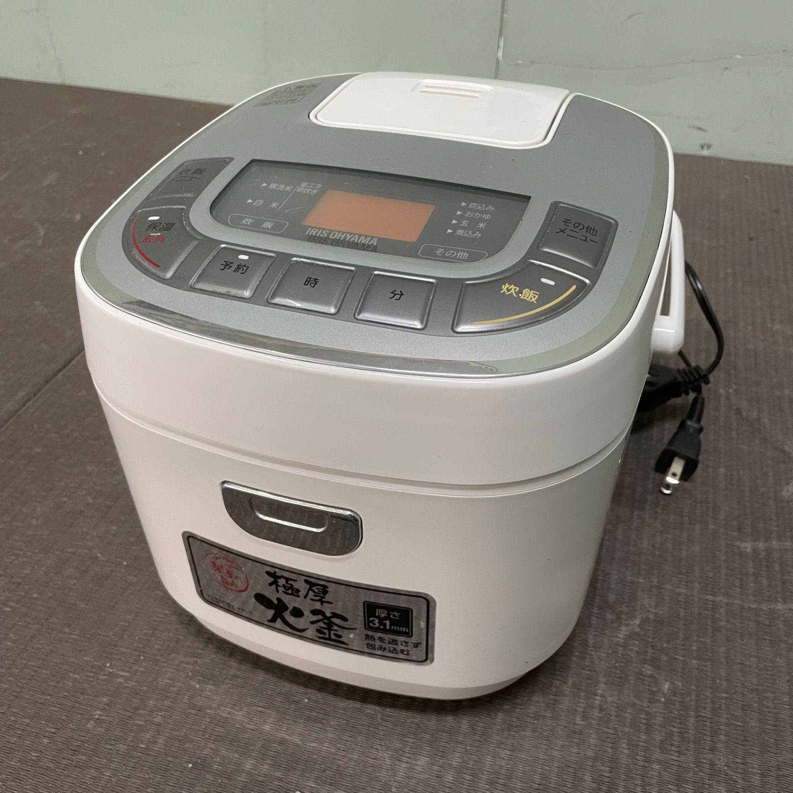 ♭ アイリスオーヤマ 炊飯器 5.5合炊き ERC-MC50-W 2019年製 - メルカリ