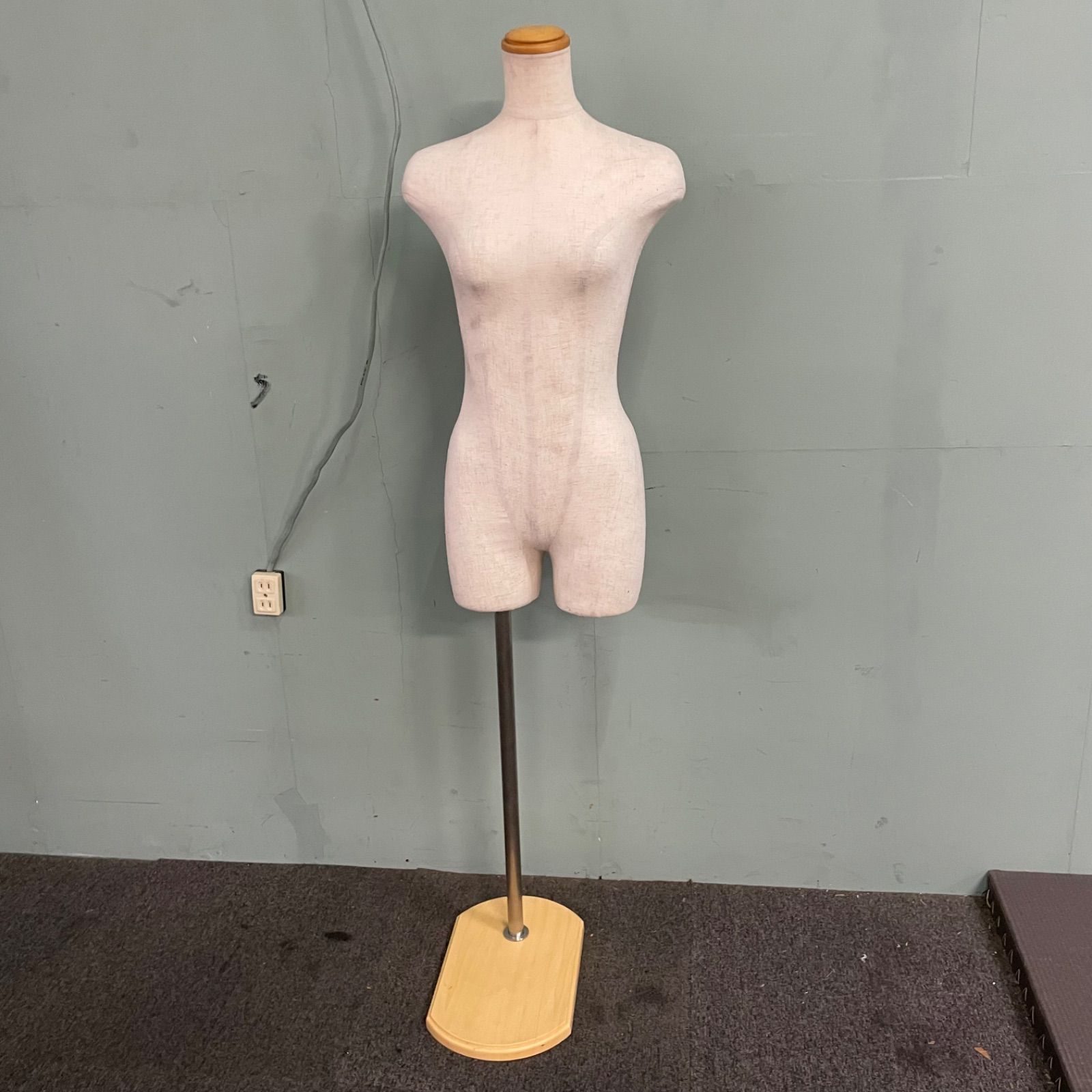 ♭ トルソー マネキン ボディ レディース W80cm×B60cm×H85cm - メルカリ