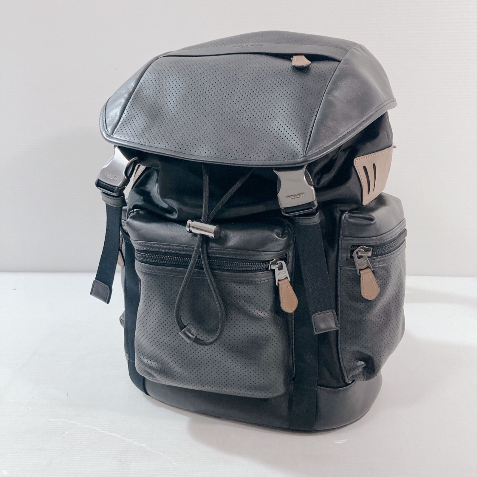 ほぼ未使用 COACH パーフォレイテッド テレイン トレックパック コーチ リュック パーフォレイテッド テレイン トレックパック バック