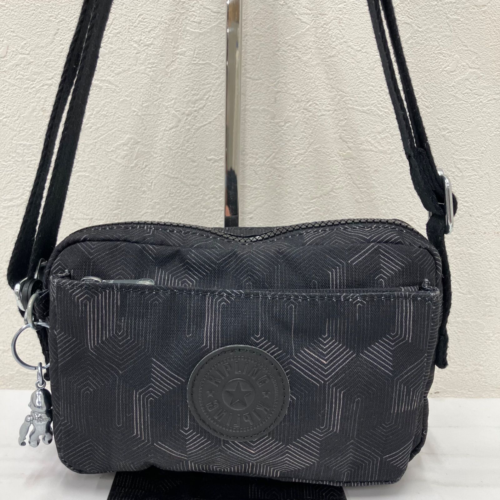 551 Kipling キプリング ショルダーバッグ ブラック 黒 チャーム付き 