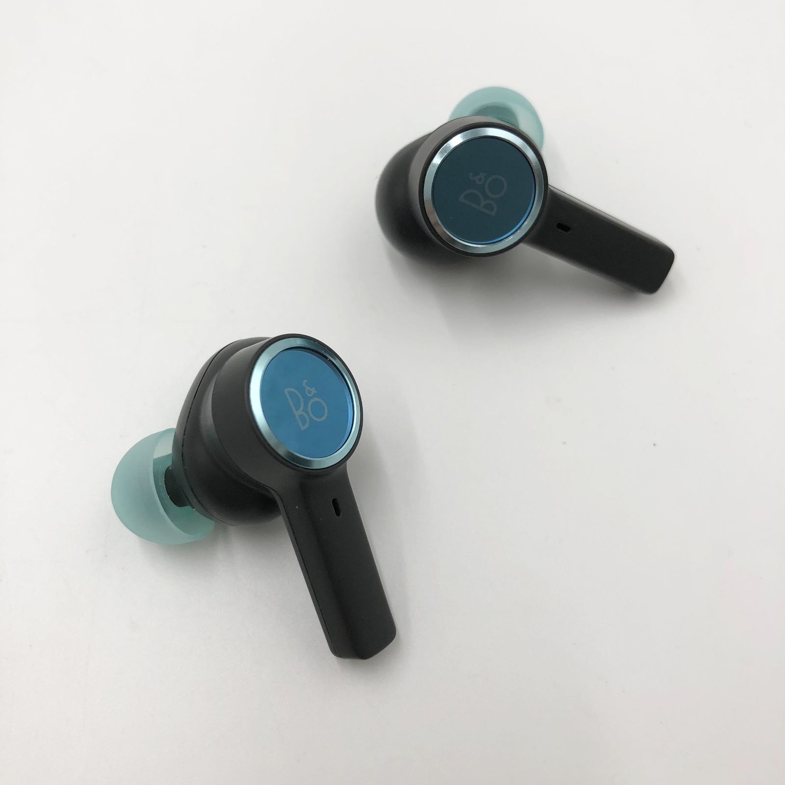 バング・アンド・オルフセン (Bang & Olufsen) 完全ワイヤレスイヤホン