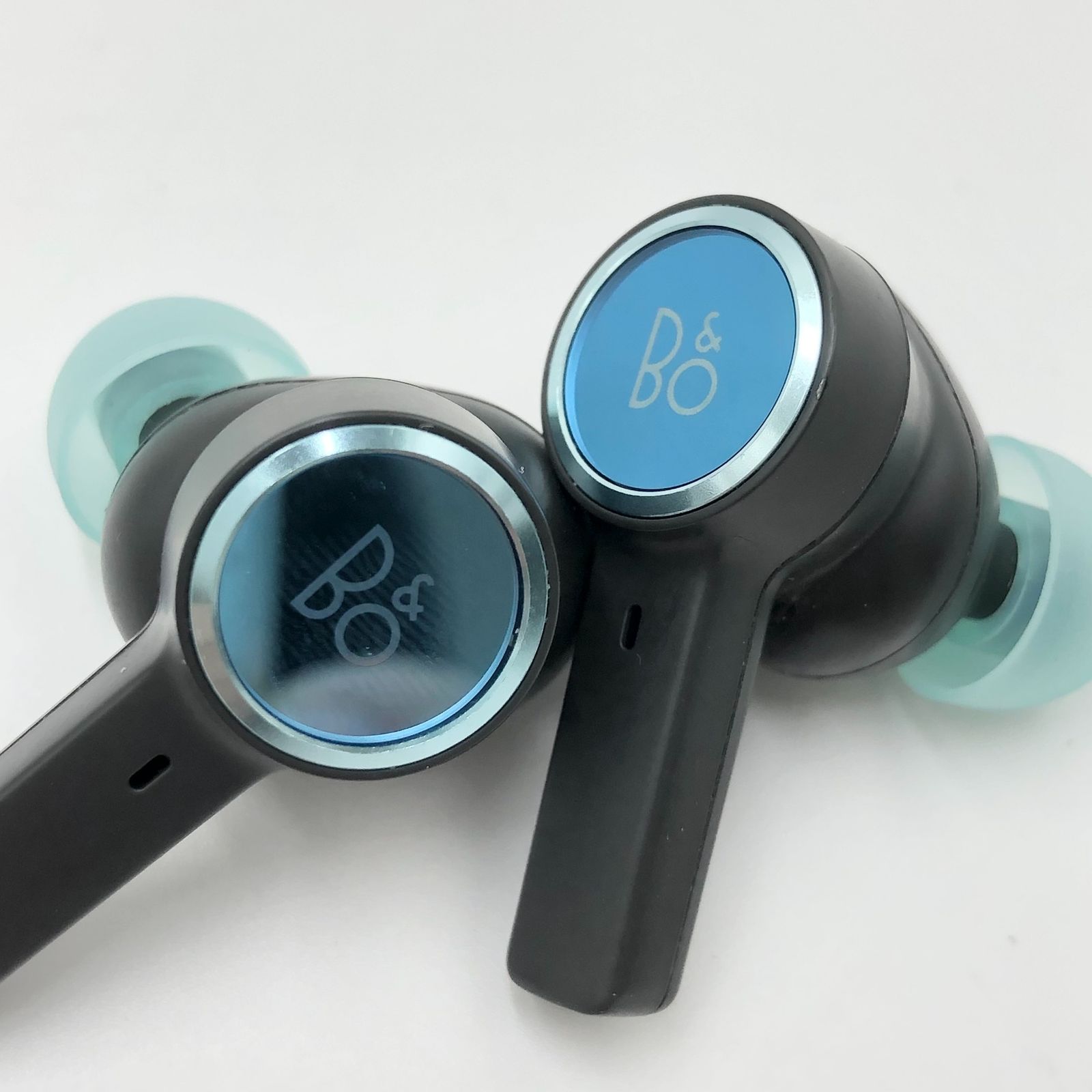 バング・アンド・オルフセン (Bang & Olufsen) 完全ワイヤレスイヤホン