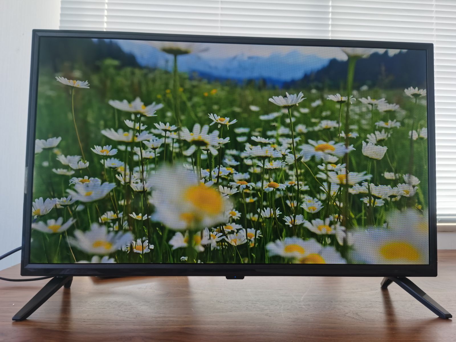 ME034【美品・未使用品】SKJAPAN SOLARIA SQ-Y32M 32インチテレビ 32v 