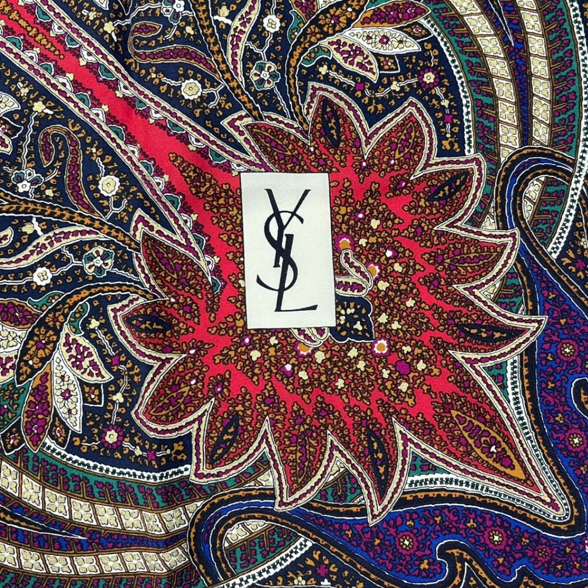 極美品 YVES SAINT LAURENT イヴサンローラン スカーフ シルク
