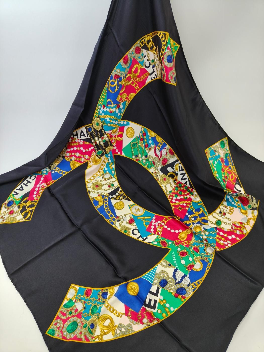 CHANEL シャネル ココマーク シルク スカーフ ブラック×マルチカラー