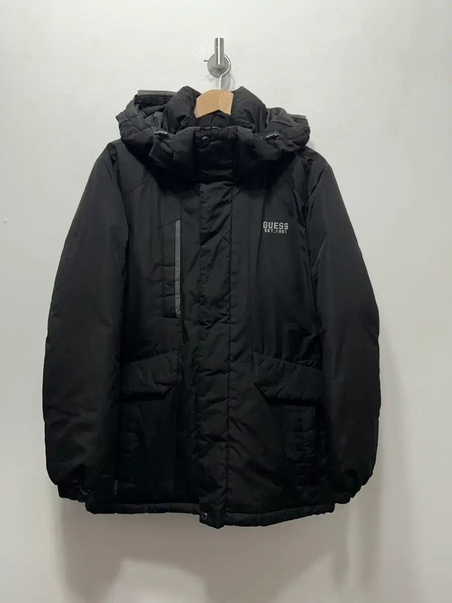 お買い得，限定SALE GUESS ブラック フード ダウン アウター L
