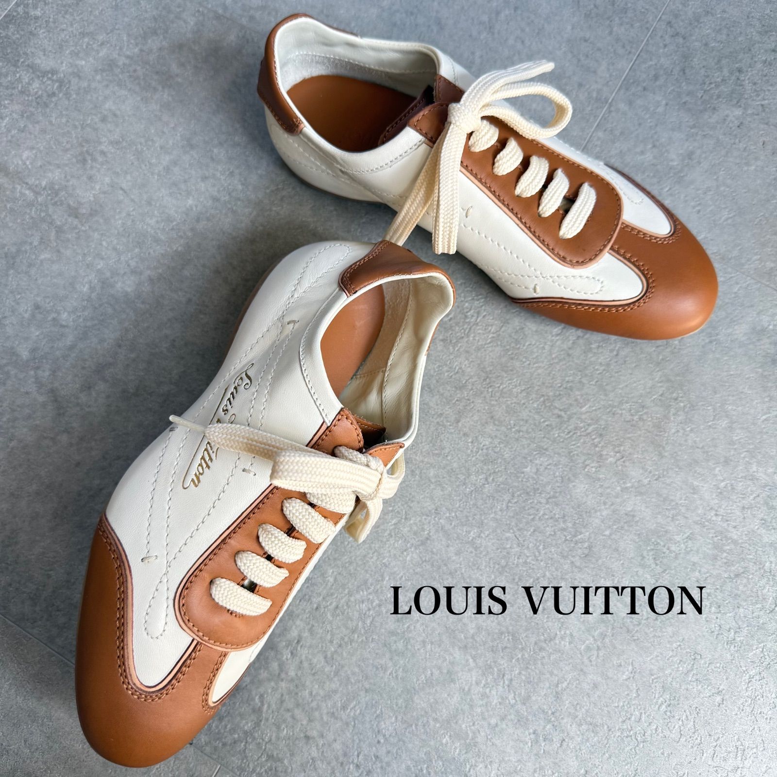 LOUIS VUITTON ブラウンレザーシューズ
