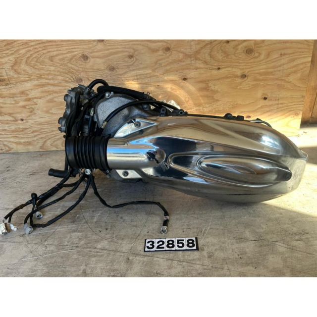 [AAU 32858]@ヤマハ YAMAHA マジェスティ250 SG20J-008 エンジン本体 G359E