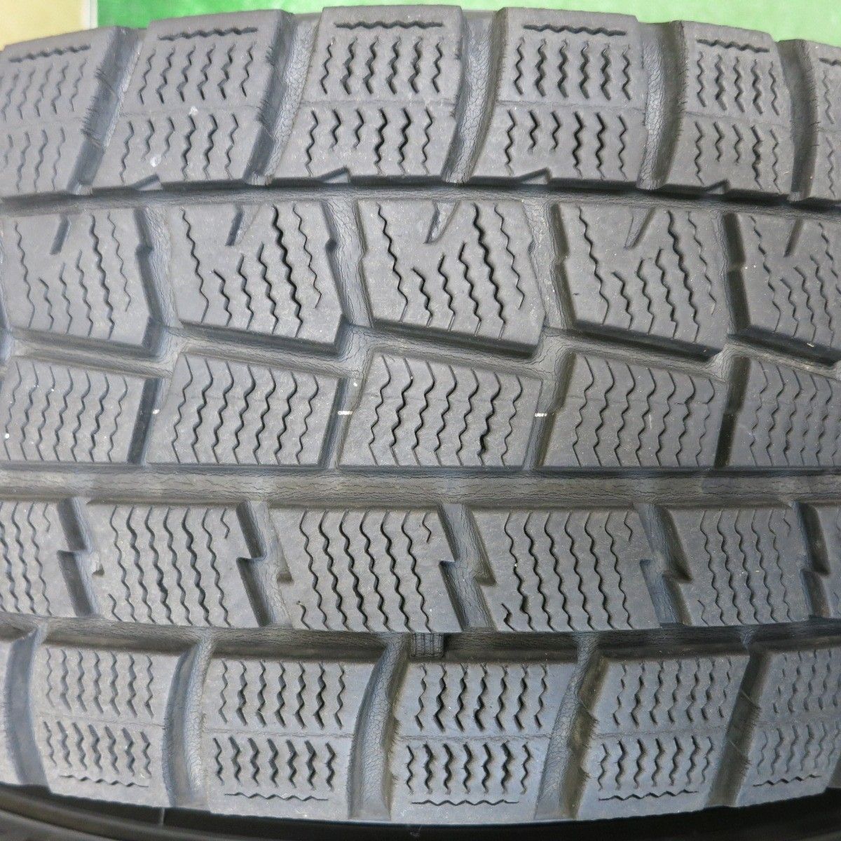 中古バリ溝ダンロップスタッドレスセット205/55R16 ノア、ヴォクシー 中古バリ溝ダンロップスタッドレスセット205/55R16 ノア、ヴォクシー
