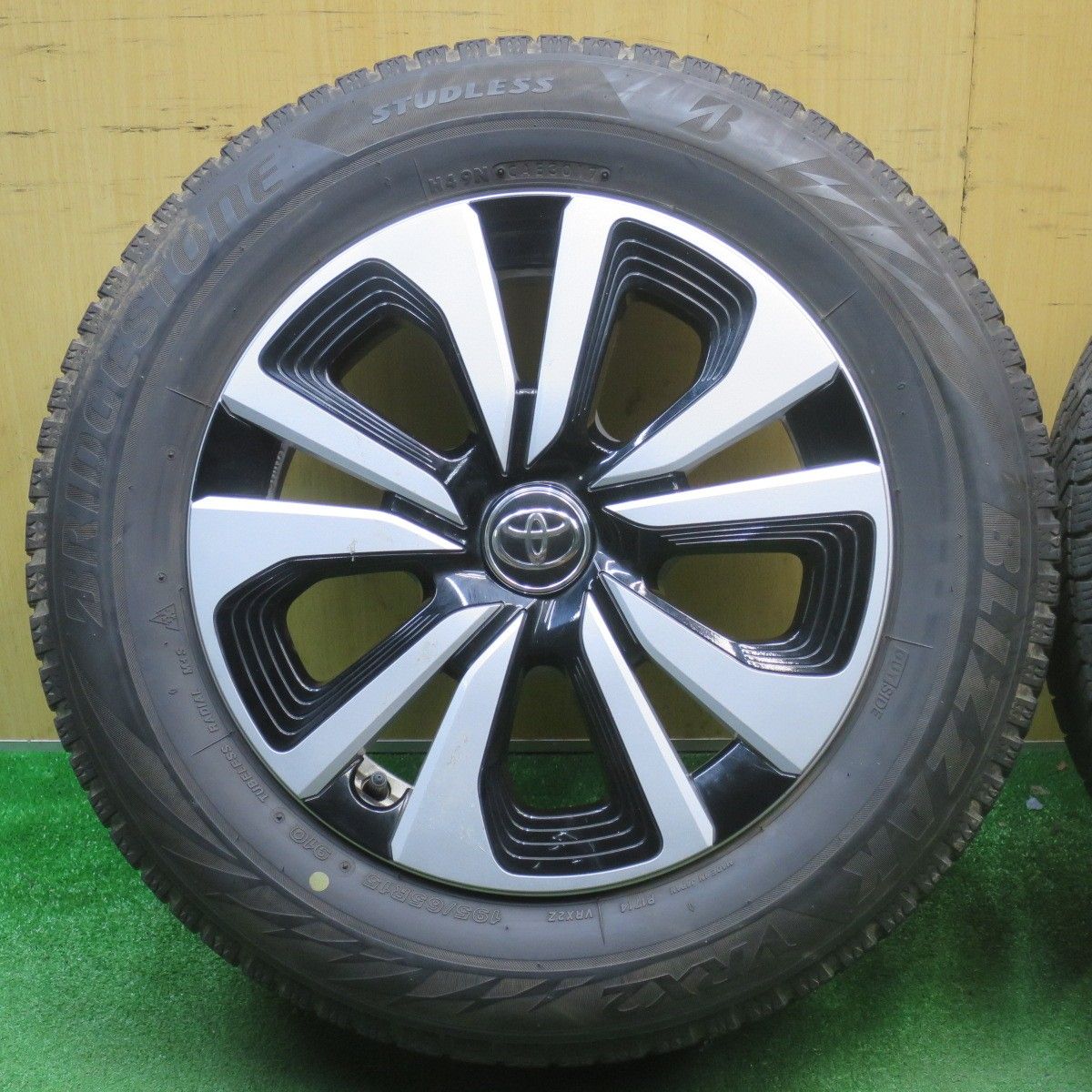 4本価格☆トヨタ 50系 プリウス PHV 純正 195/65R15 スタッドレス