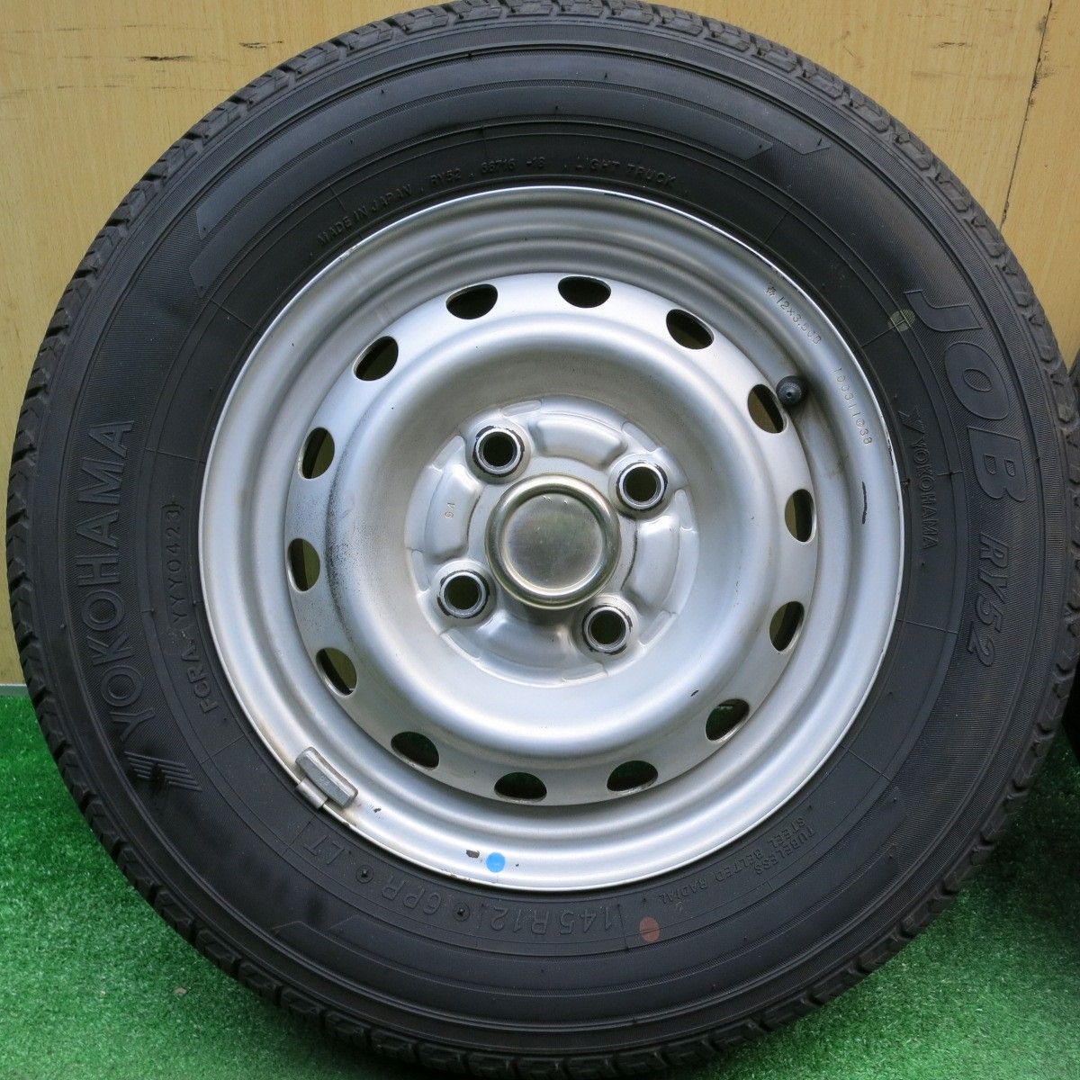 バリ溝！23年！8.5分☆145R12 6PR ヨコハマ JOB RY52 スチール 