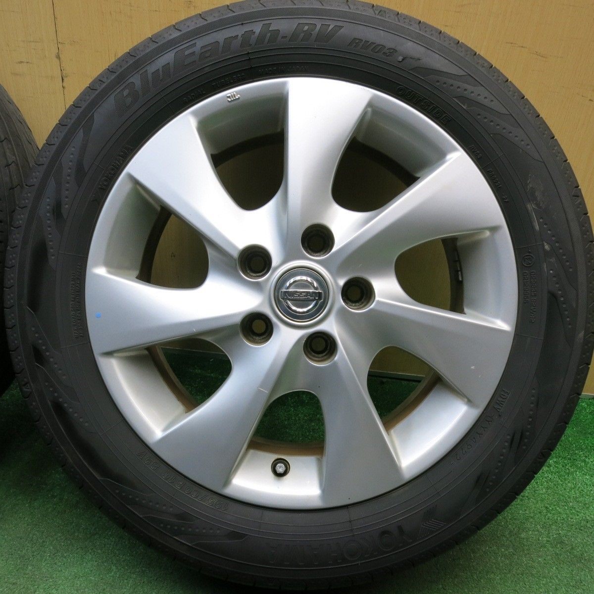 バリ溝！22年！9分☆日産 C26 セレナ 純正 195/60R16 ヨコハマ