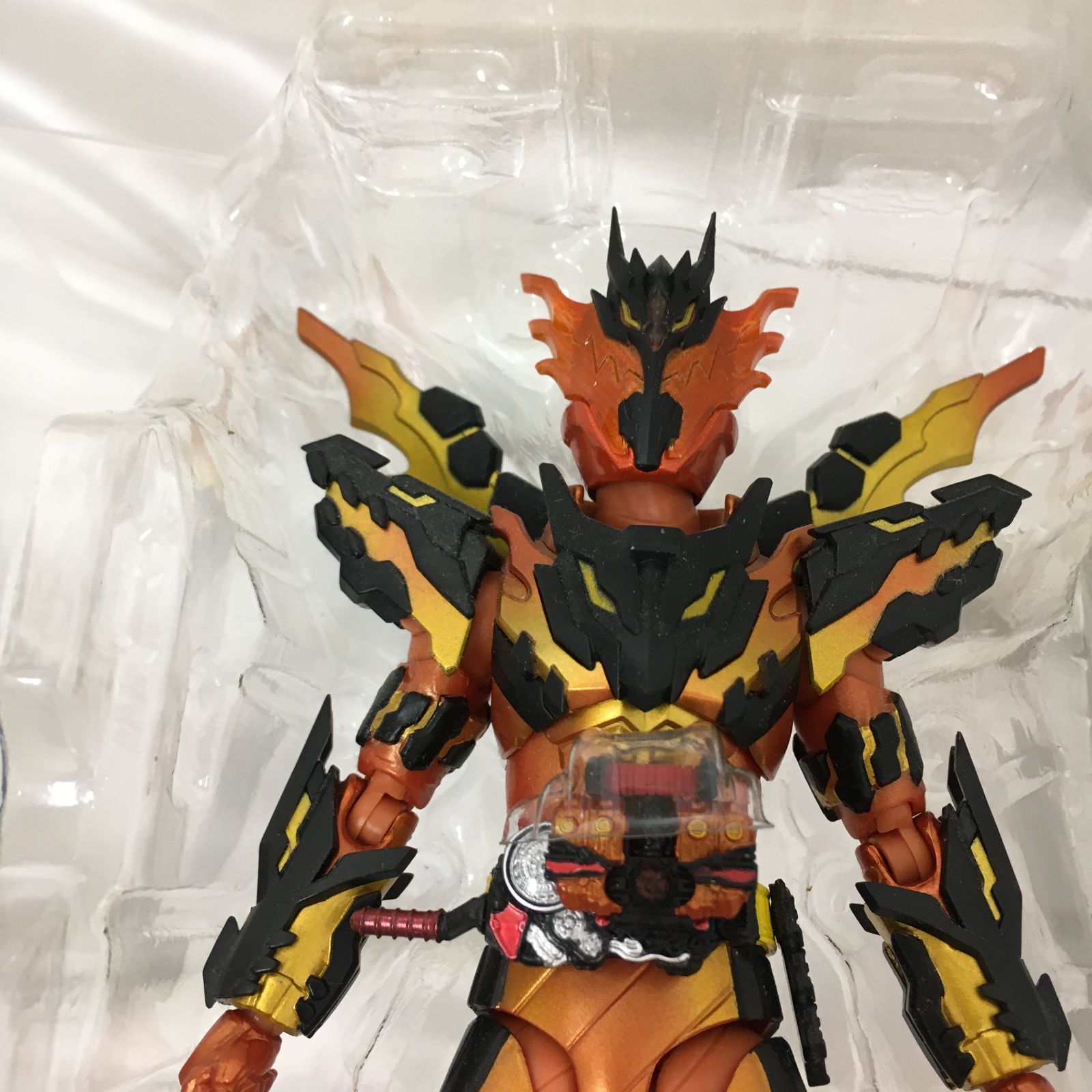 三沢店44-11-0311] S.H.Figuarts 仮面ライダークローズマグマ 「仮面 