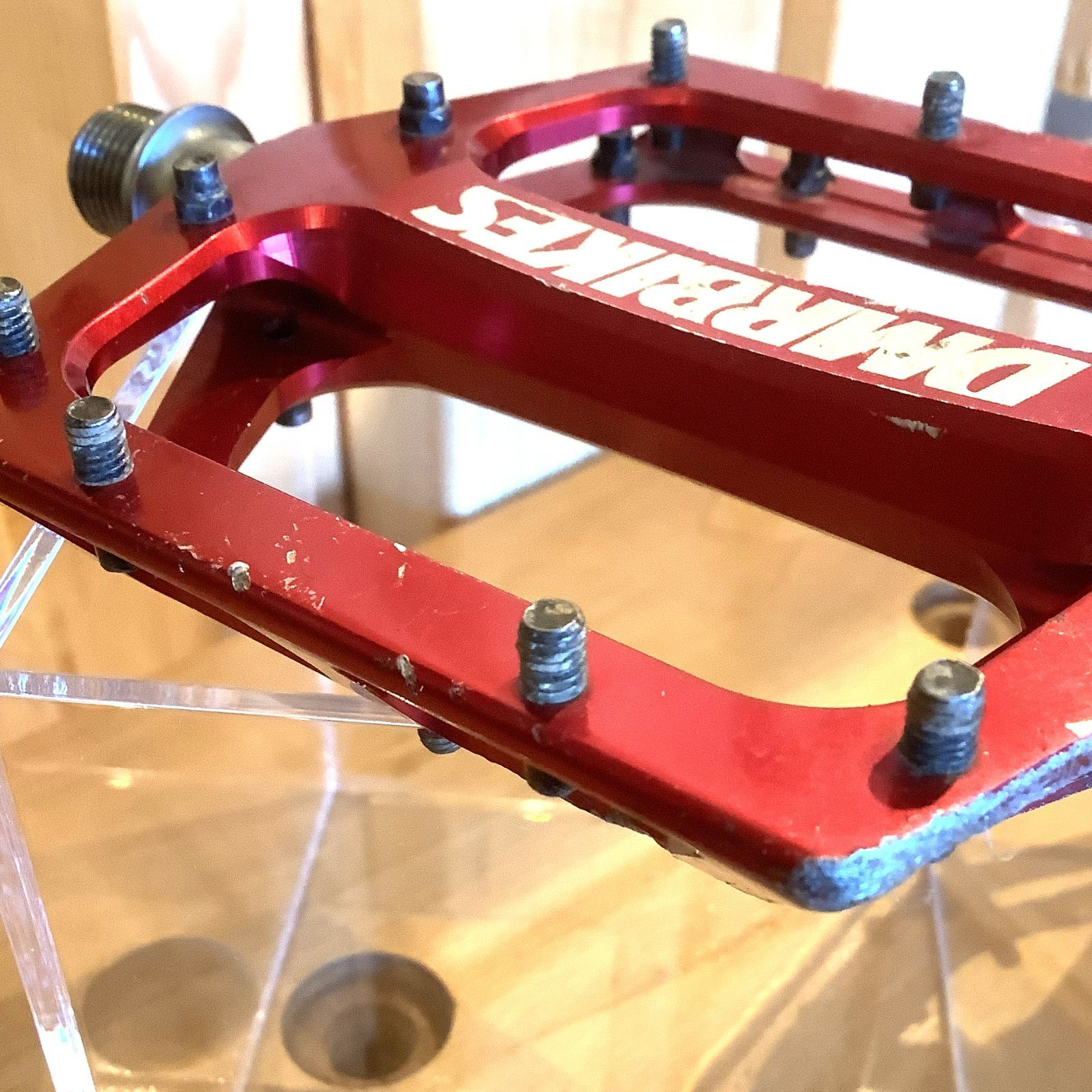 安い，本物保証】 【Used】DMR Vault Midi Red フラットペダル MTB