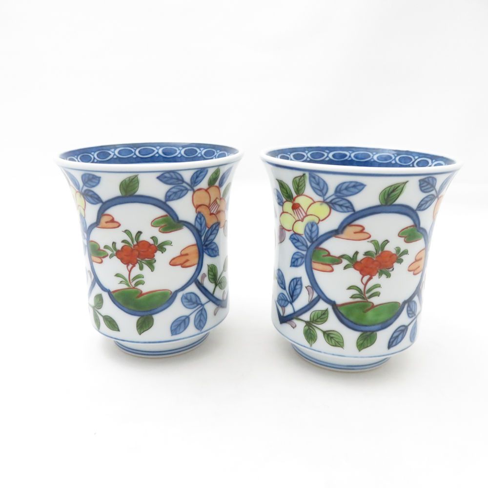 美品 源右衛門窯 古伊万里風椿絵 湯呑 2点 ペア 煎茶 色絵 有田焼 和食器 SU13736A2 キッチン・食器 美品 源右衛門窯 古伊万里風椿絵 湯呑 2点 ペア 煎茶