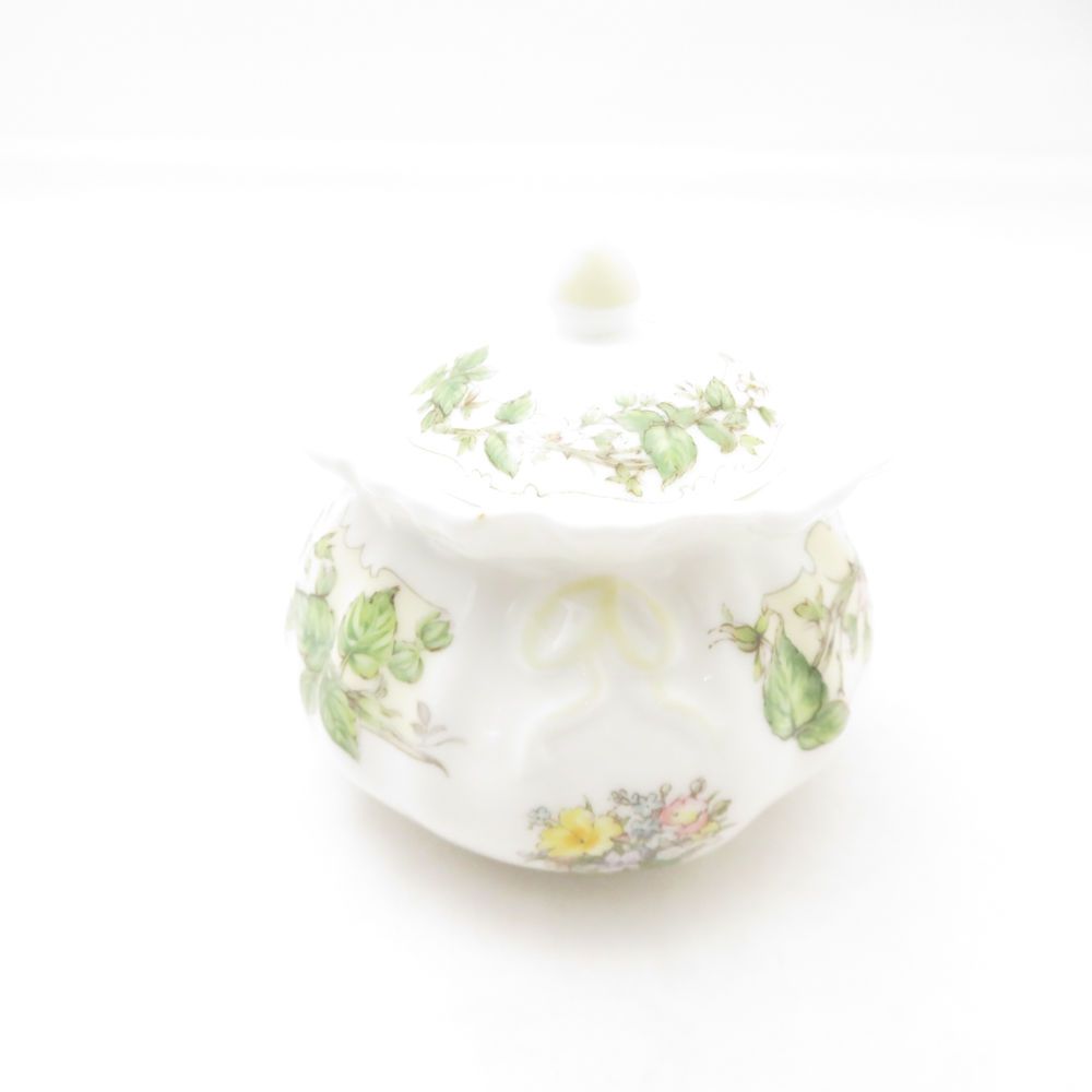 美品   ロイヤルドルトン ブランブリーヘッジ SPRING スプリング ドロシーポット 春 小物入れ 英国 トリンケットボックス SU13690H2 美品 ROYAL DOULTON ロイヤルドルトン ブランブリーヘッジ SPRING