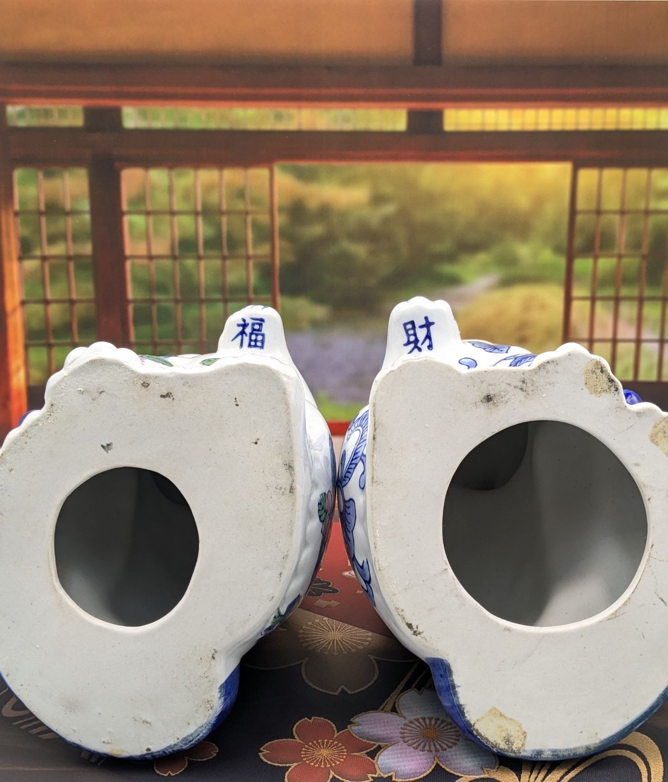 縁起物 招き猫 ペア 2体セット 陶器製 置物 千客万来 開運招福 染付 花