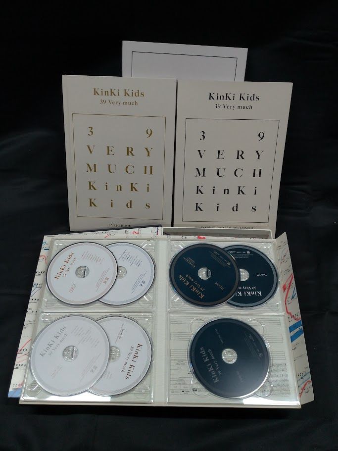 KinKi Kids 39 Very much CD+Blu-ray盤 - メルカリ