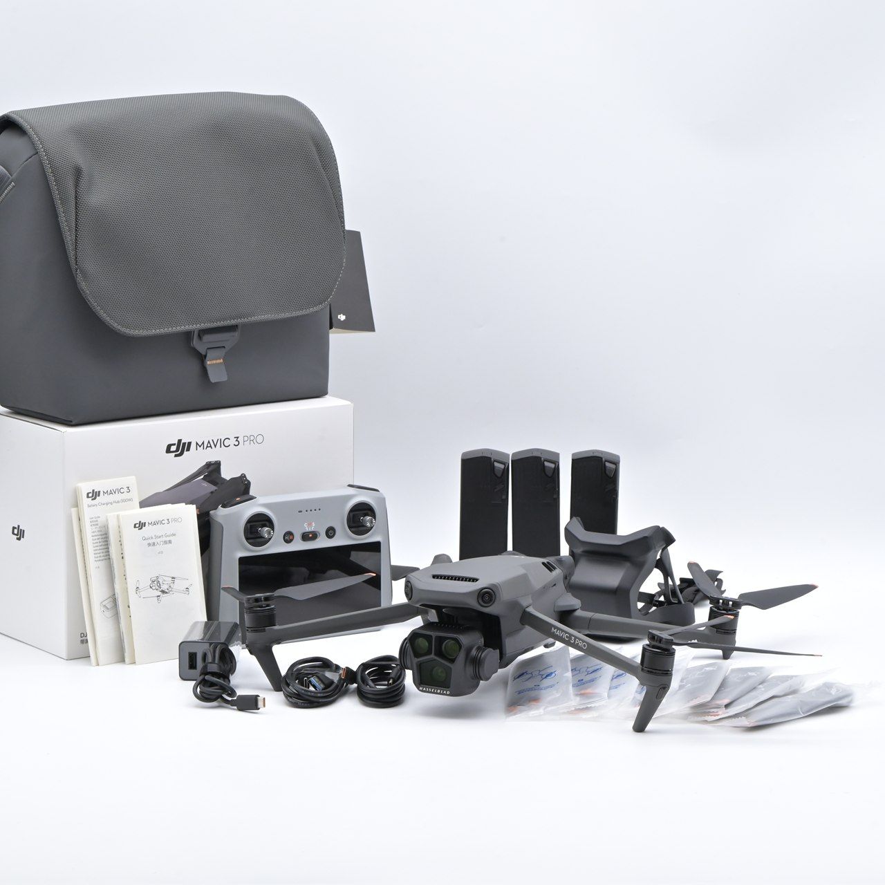 中古　DJI マビック3PRO フライモアコンボ@ DJI ディージェーアイ Mavic 3 Pro Fly Moreコンボ RC付属 ビデオ
