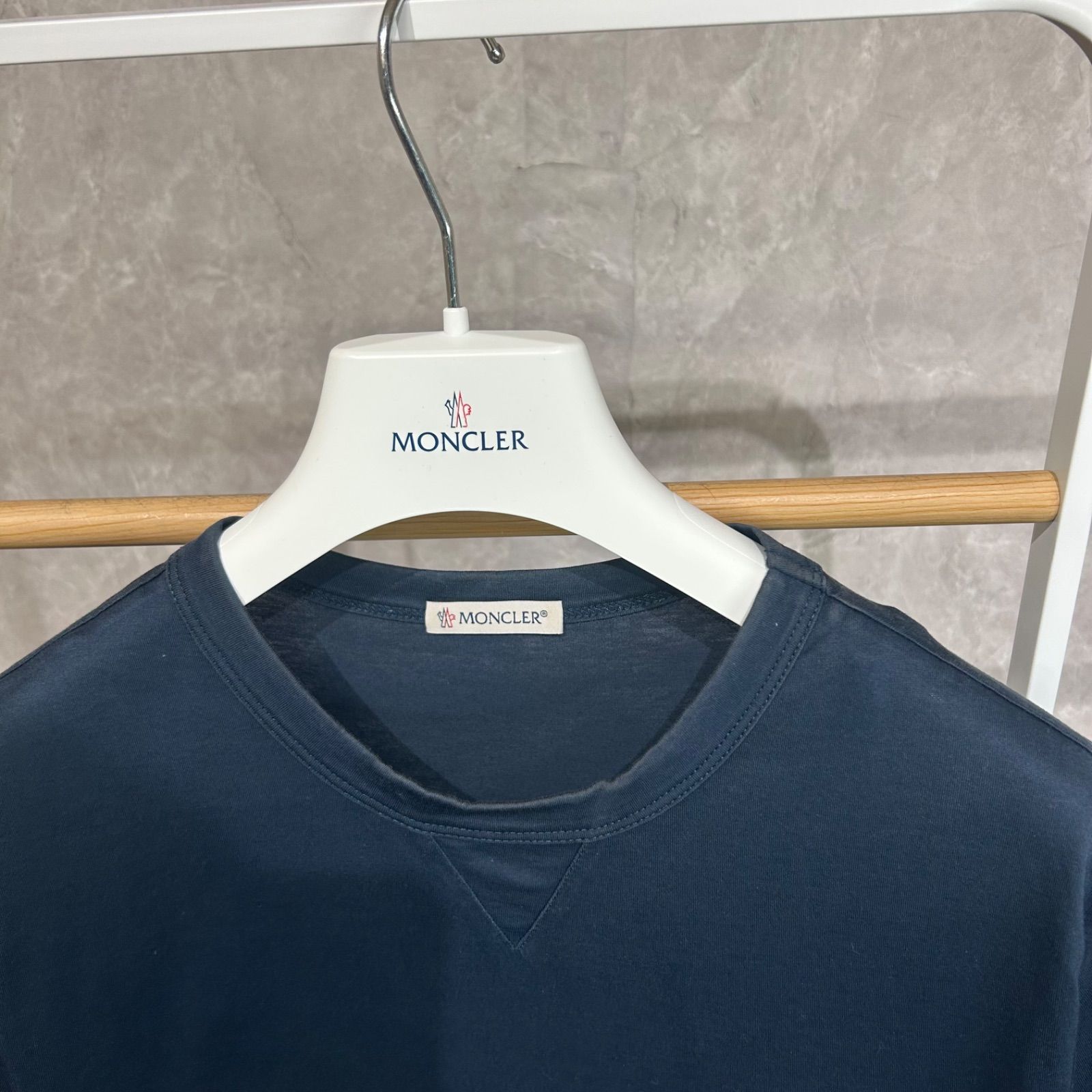 MONCLER モンクレールダブルワッペン半袖TシャツネイビーS - メルカリ