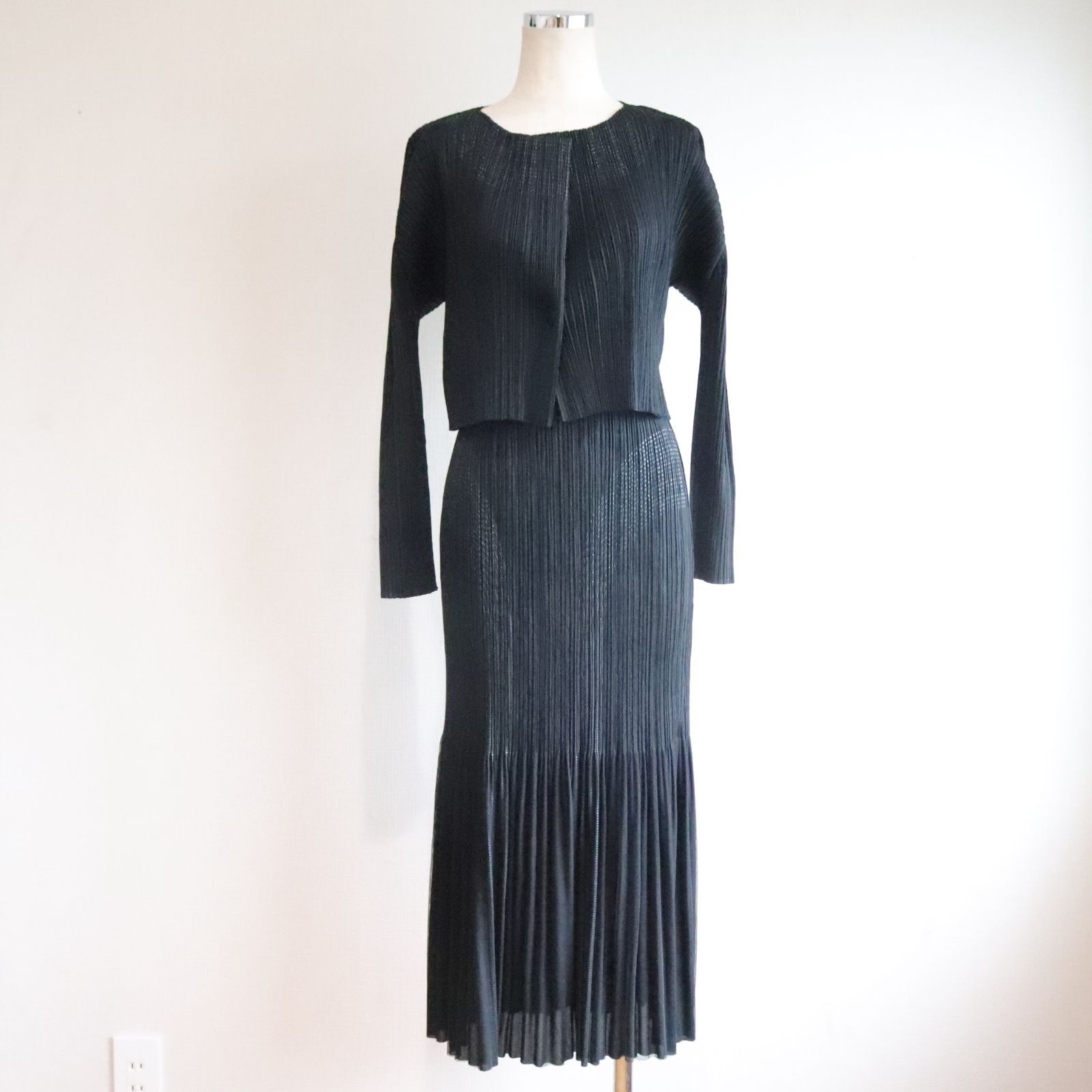 PLEATS PLEASE イッセイミヤケ セットアップ ブラック ロングスカート
