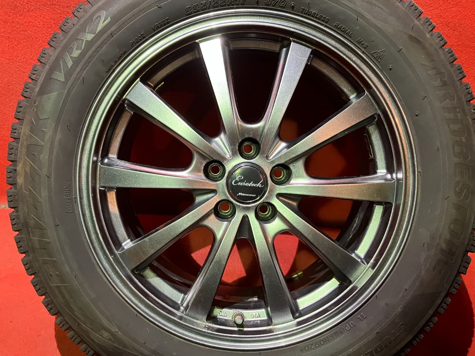 中古スタッドレスタイヤホイールセット【225/55R17 BRIDGESTONE VRX2