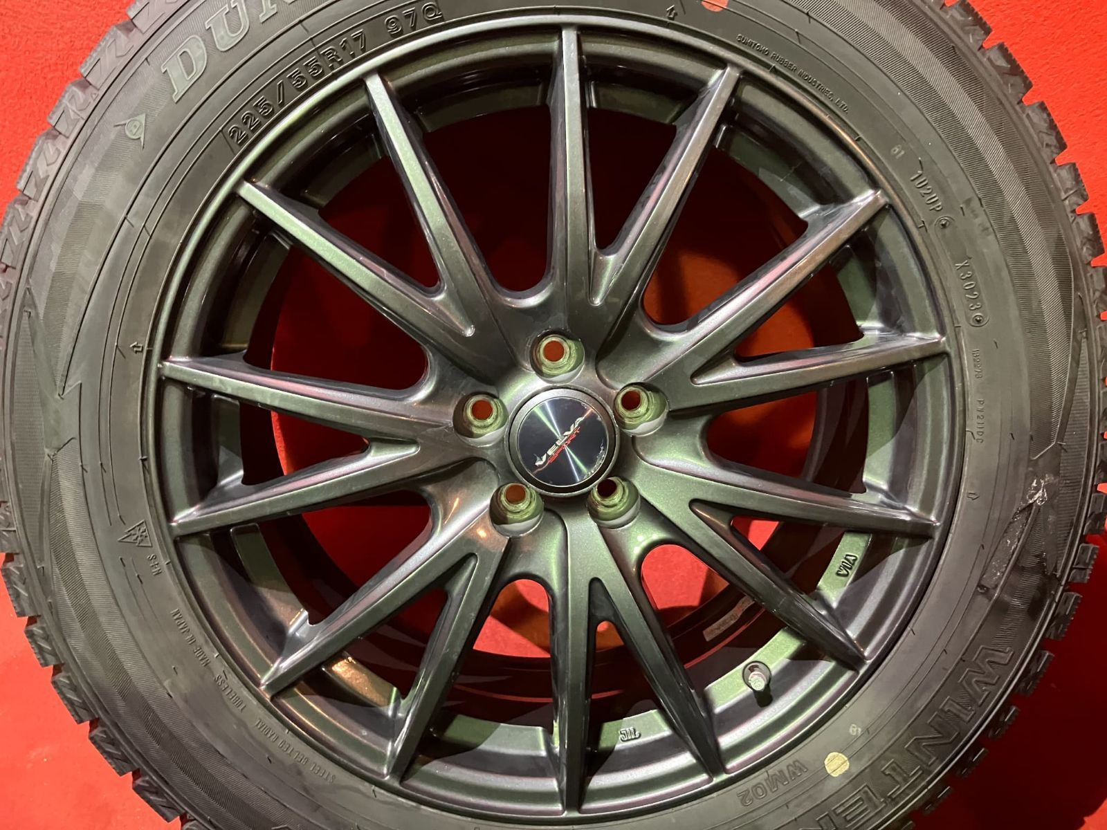 中古スタッドレスタイヤホイールセット【225/55R17 DUNLOP WM02】[17x7