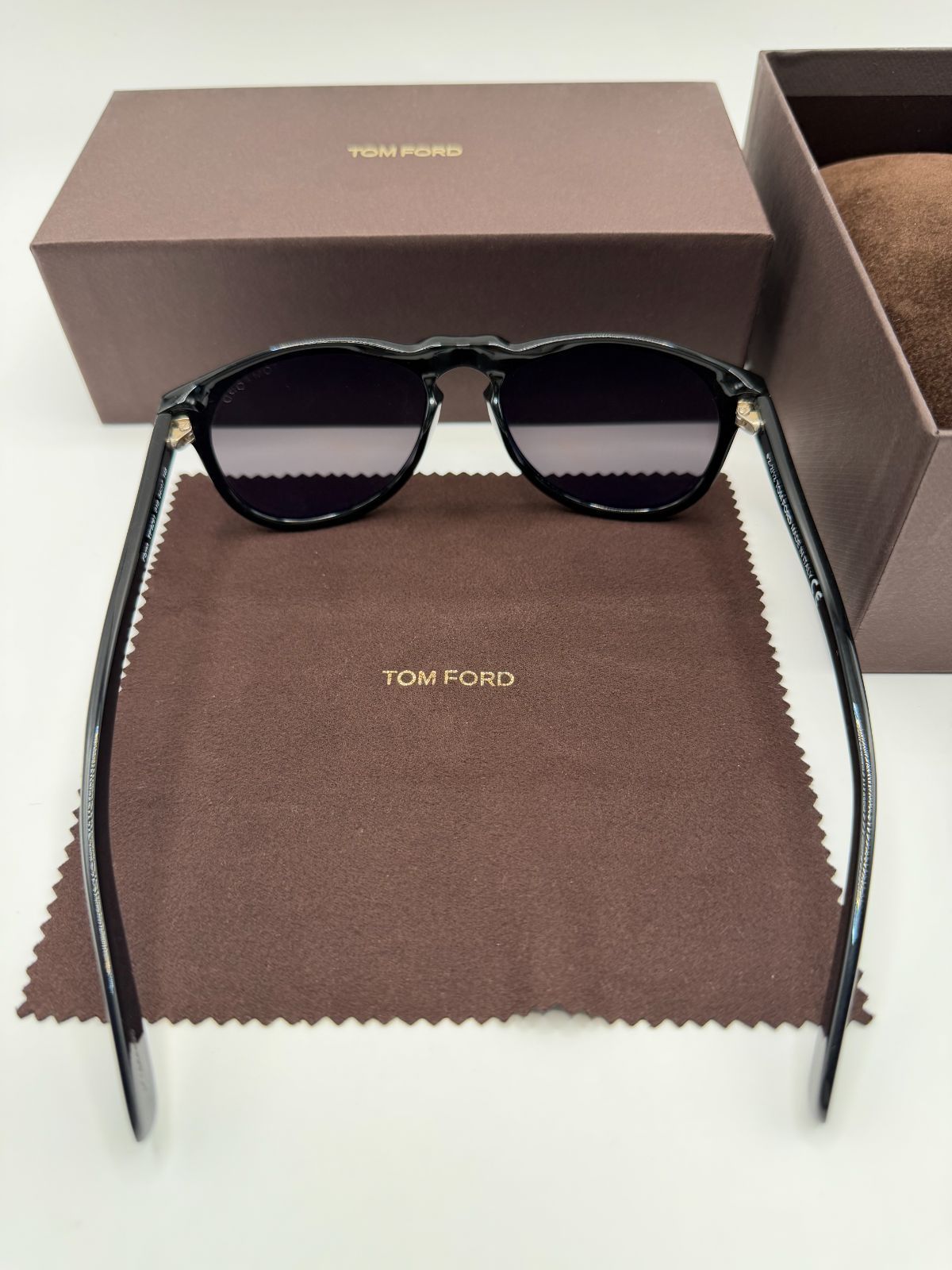 トムフォード サングラス Tom Ford TF9291 TOM FORD Flynn TF9291 01B サングラス トムフォード ケース付 - メルカリ
