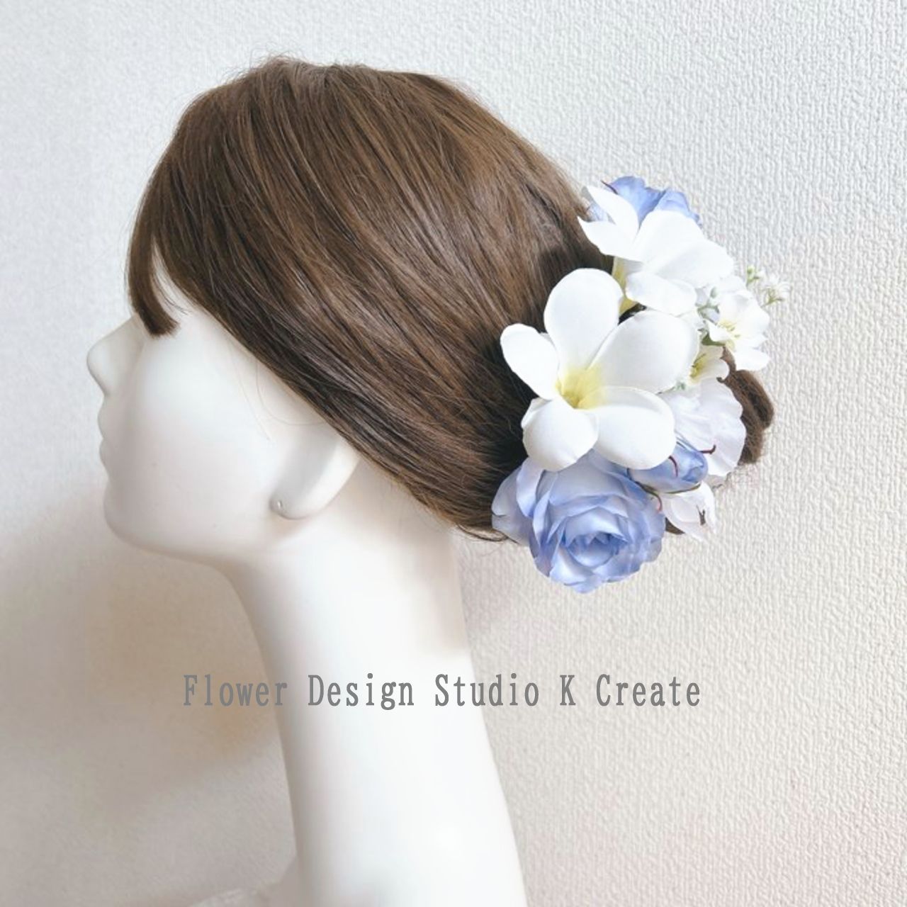 水色の薔薇とプルメリアのヘッドドレス　紫陽花　スィートピー　青い薔薇　ウェディング　ウエディング　結婚式　ブライダル　ヘッドパーツ　髪飾り　サムシングブルー