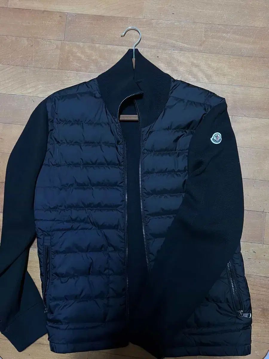 人気定番，お得 MONCLER モンクレール ブラック ダウン ニット ジャケット
