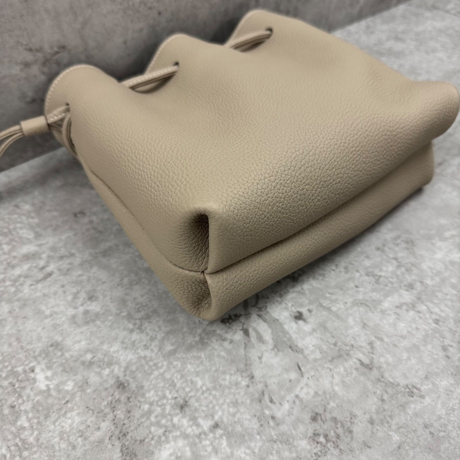 極美品】BONAVENTURA ボナベンチュラ ノア バッグ シュリンクレザー