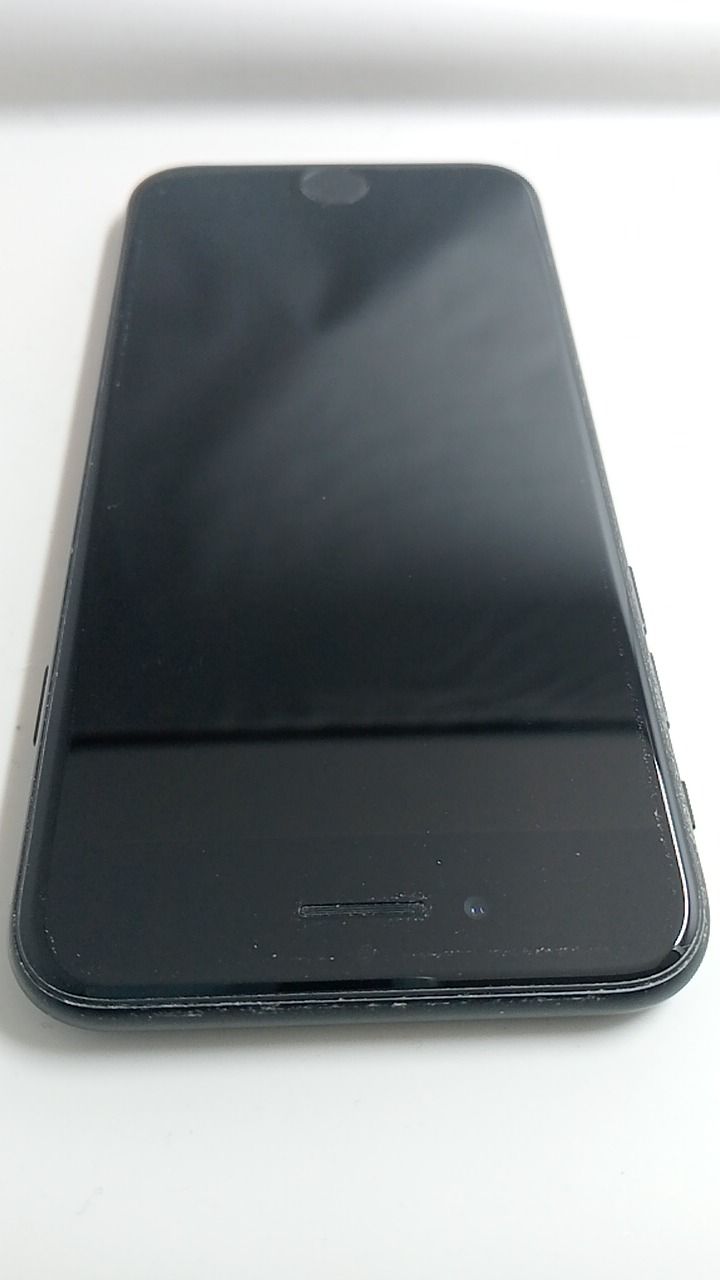 整備済 iPhoneSE2 64GB ブラック SIMフリー 本体 - メルカリ